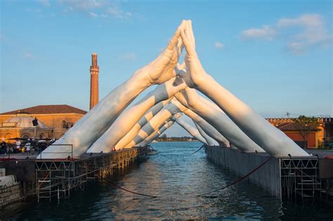 burberry venezia foto|La Biennale di Venezia 2024 .